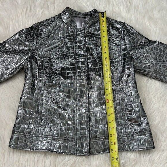 Chico's Woman's Silver Metallic Stone Print Zip Up Motorcycle Jacket Size 1 NWOT - Picture 6 of 11